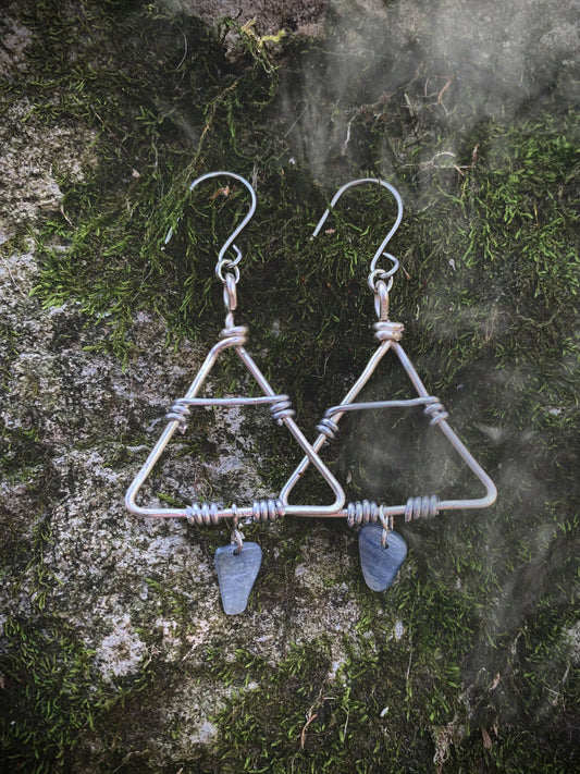 Aéras Earrings | Blue Kyanite Wire-Form